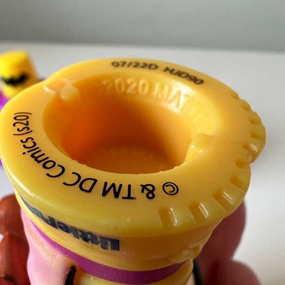 Fisher-Price DC Super Friends Batgirl and Batmobile 2020 - Picture 10 of 10